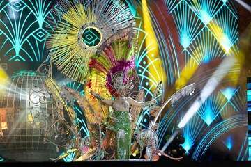 Lola Ortíz, representante de la firma teldense Tapicería Peñate, nueva Reina del Carnaval de la capital grancanaria/TA y Lpacarnaval.